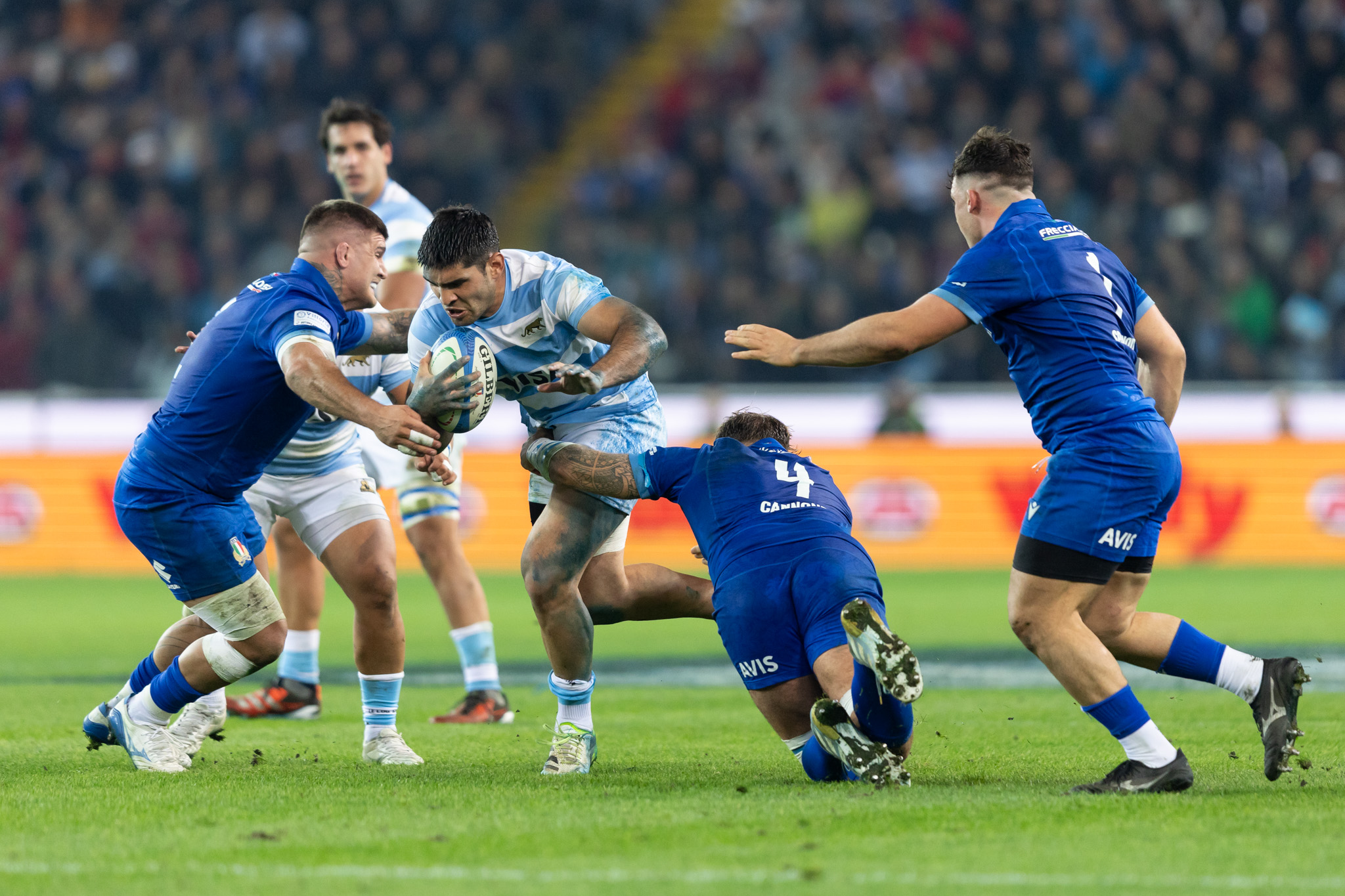 Los Pumas derrotaron por 50-18 a Italia en el arranque de la gira europea.