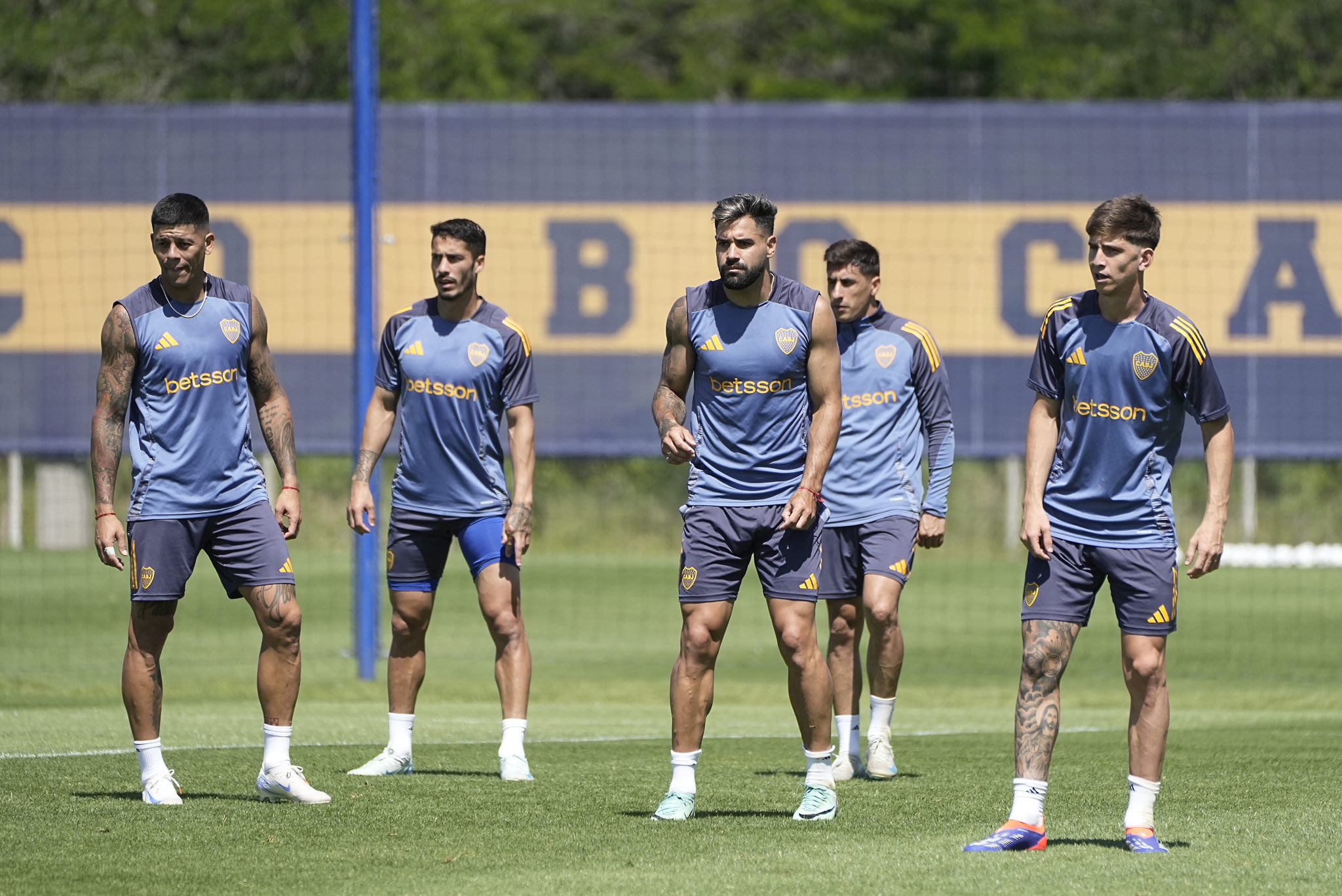 Boca realizó su último entrenamiento antes de viajar a Junín para medirse con Sarmiento. 