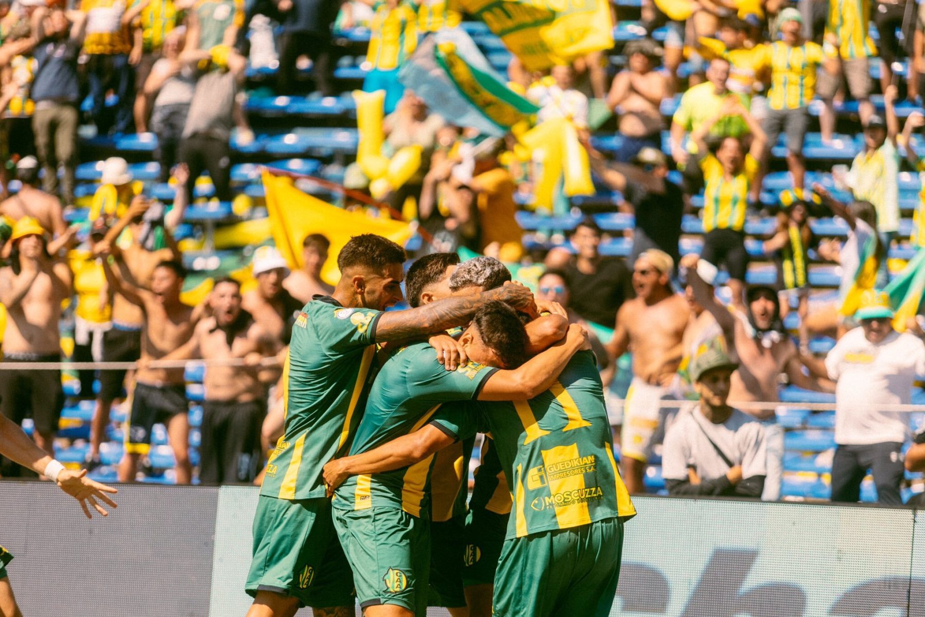 Aldosivi venció 2 a 0 a San Martín de Tucumán en la final por el ascenso.