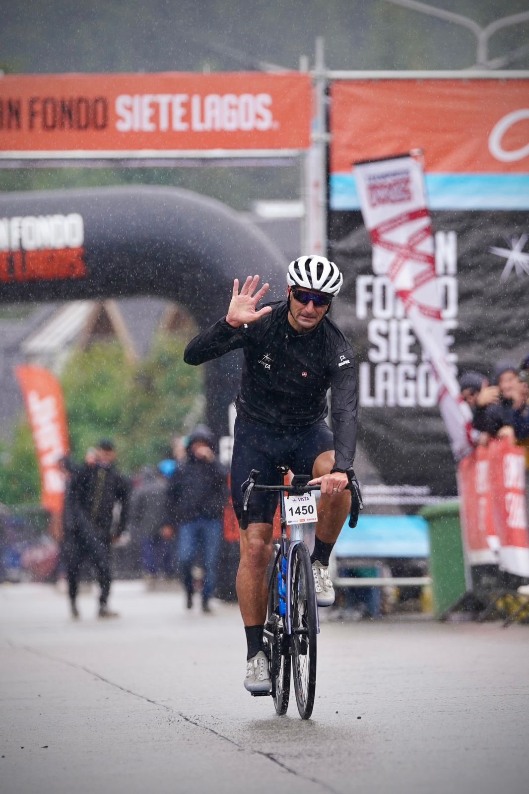 Lionel Scaloni corrió el Gran Fondo 7 Lagos de Ciclismo.