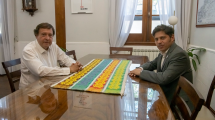 Imagen de Alberto Weretilneck y Axel Kicillof tuvieron su primer encuentro en Viedma tras la disputa por el GNL