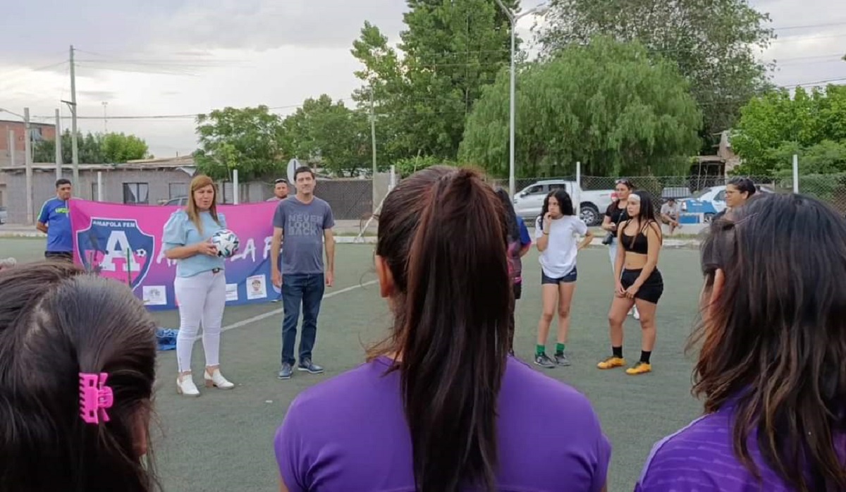 La vicegobernadora Gloria Ruiz y el diputado Gerardo Gutiérrez participan de una actividad deportiva (Gentileza)