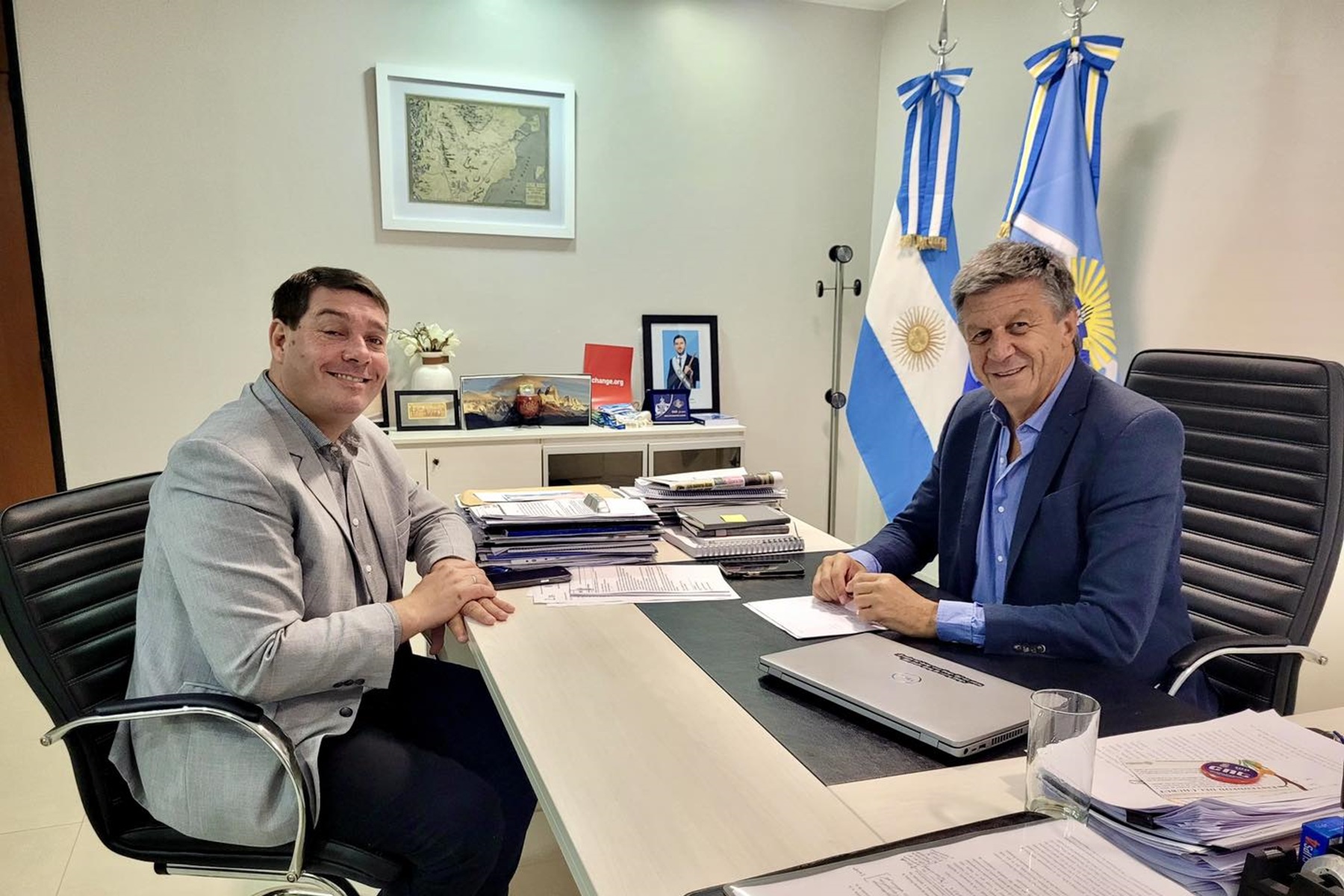 Gustavo Menna reemplazará al intendente de Rawson Damián Biss, ambos de buena relación con Ignacio Torres. (Foto: gentileza)