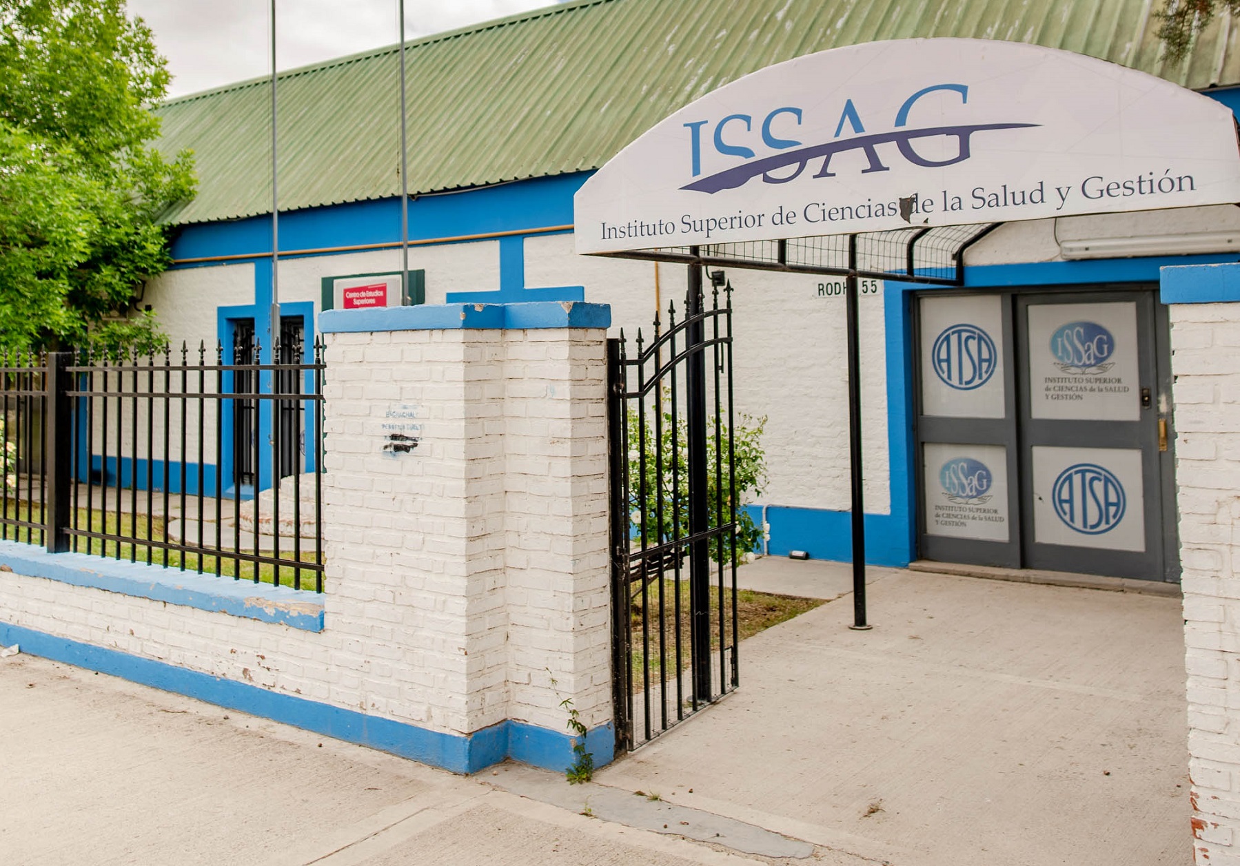 Los docentes despedidos del Instituto Issag solicitan cobrar sus indemnizaciones. Gentileza