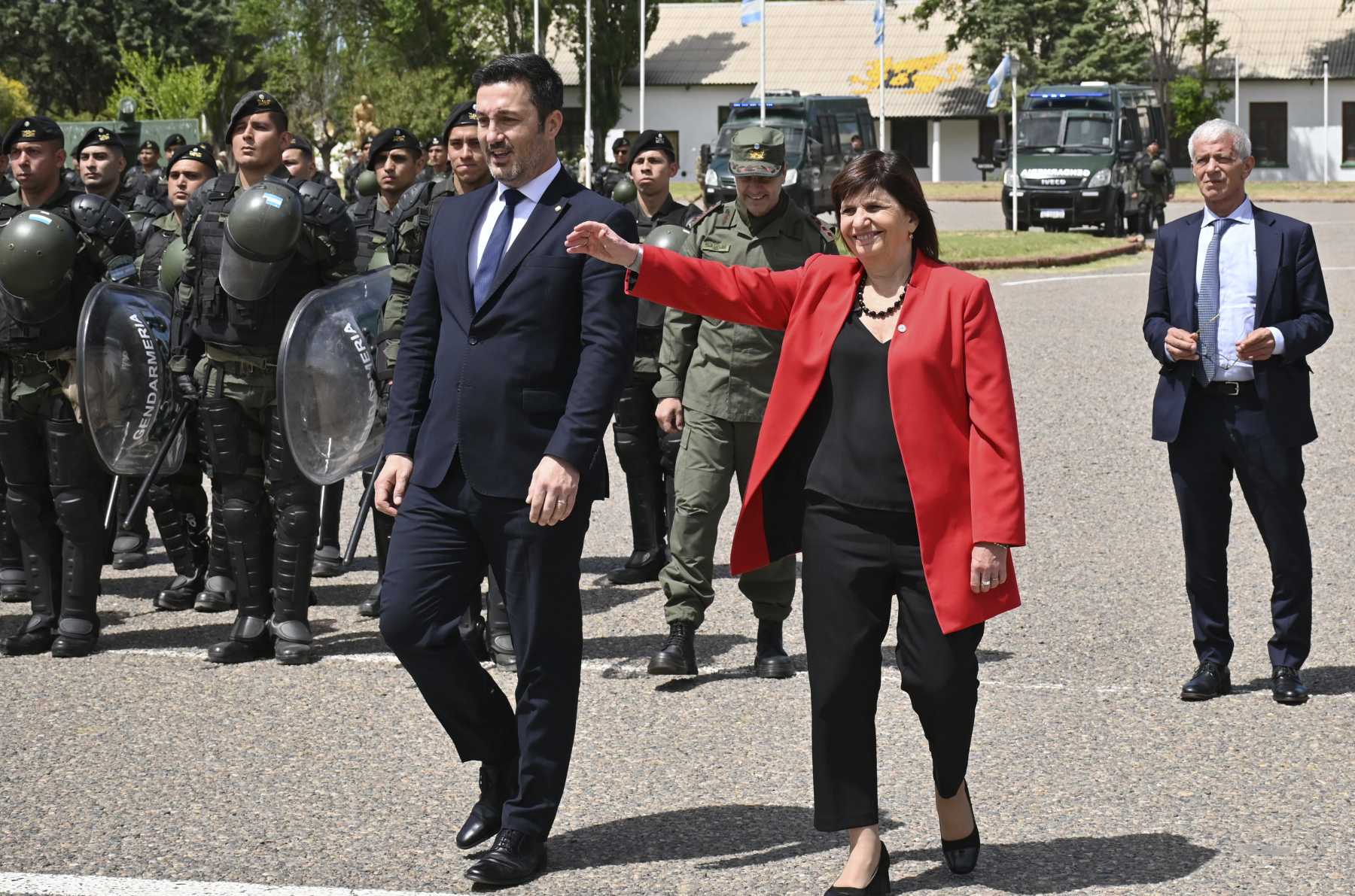 Luis Petri, Patricia Bullrich y Mariano Cúneo Libarona, el día de la presentación del comando antibloqueo en Neuquén, el 4 de noviembre pasado. (Archivo/Florencia Salto)