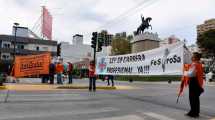 Imagen de Protestas en el centro de Neuquén y paro en los hospitales, este jueves: el reclamo de profesionales de salud