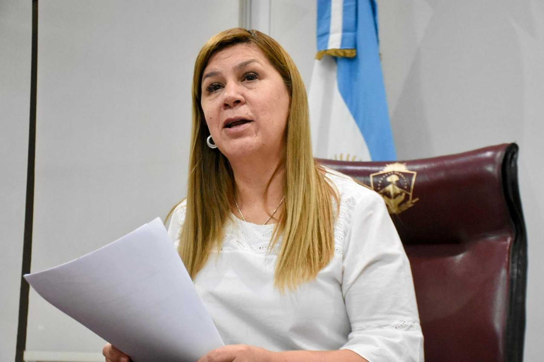 Gloria Ruiz tiene varios frentes abiertos entre la LEgislatura de Neuquén y la Justicia. (Foto Matías Subat)