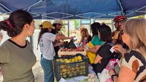 Vuelve el «Frutazo», este viernes: frutas y verduras a 1000 pesos el kilo en la Universidad del Comahue