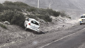 Murió una mujer de 30 años en Neuquén tras volcar en la Ruta 40 cerca de la Bajada del Agrio