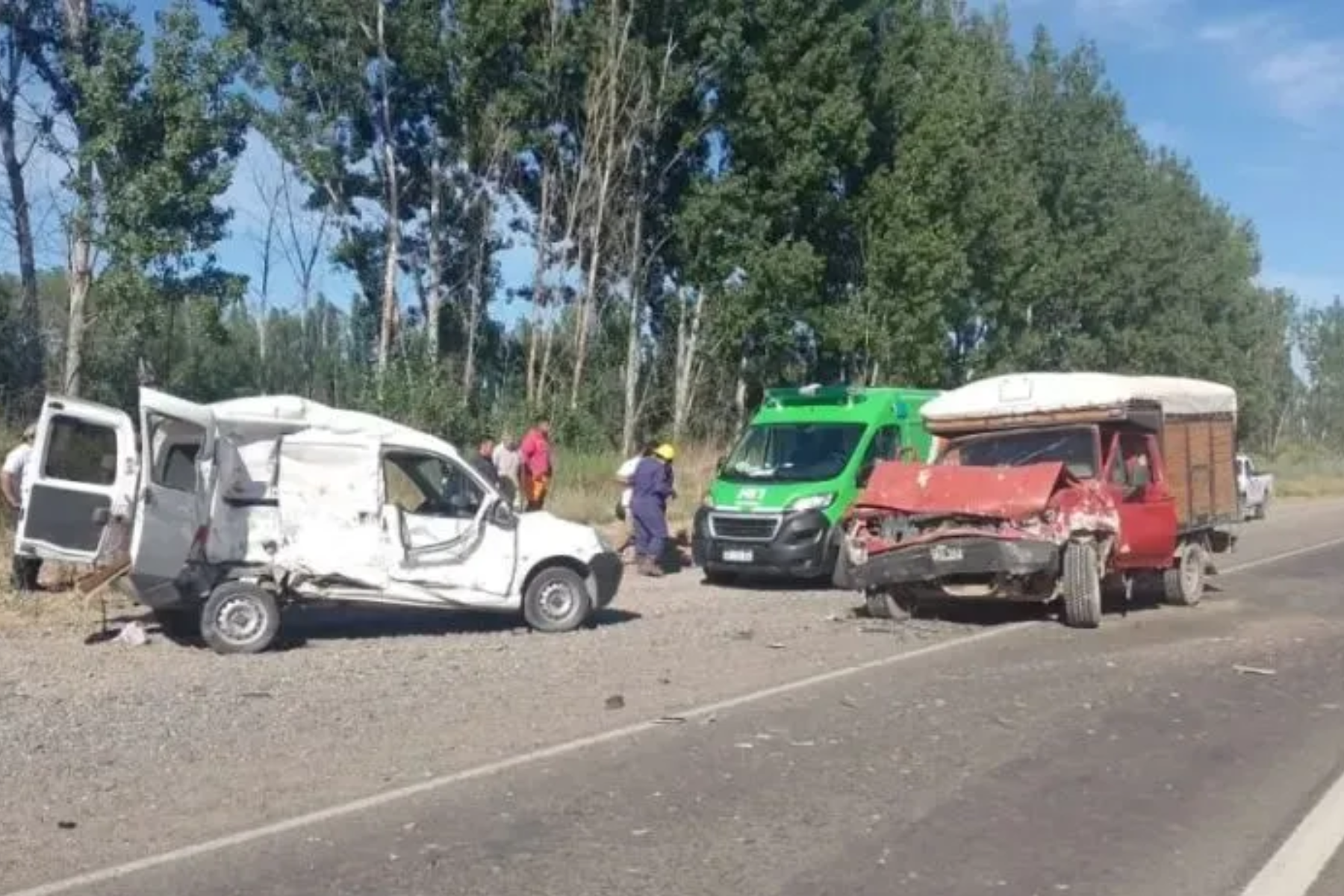 Murió uno de los heridos en el choque de Ruta 22 cerca de Roca: era de la comunidad boliviana.