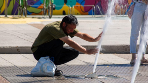 Calor y alerta por tormentas en Buenos Aires: a qué hora llegarán las lluvias, este domingo