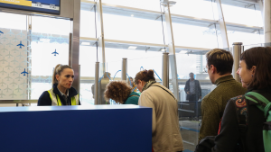 Aerolíneas Argentinas y los gremios firmaron un «preacuerdo»: los cambios y qué hay que esperar