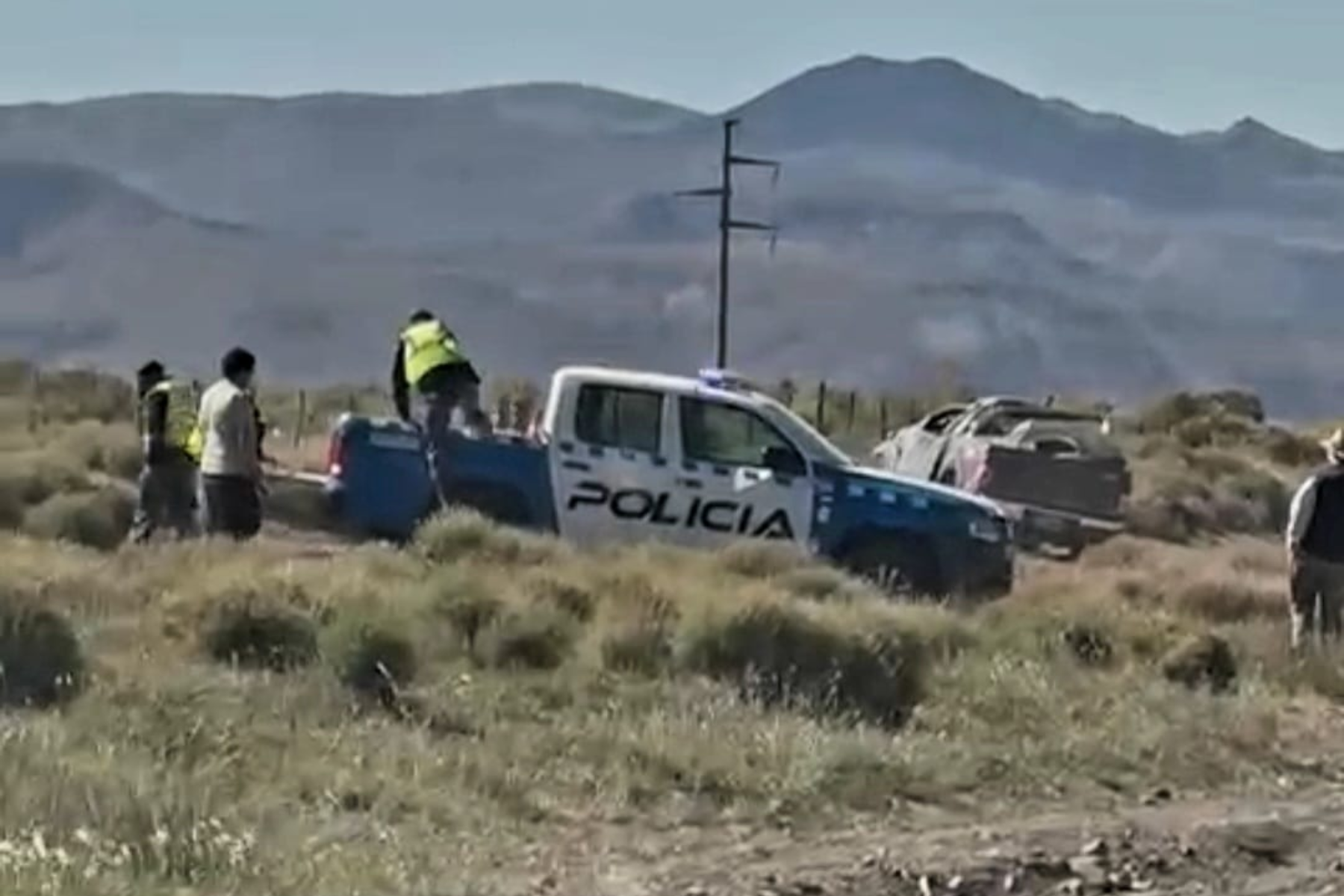 Vuelco fatal cerca de Loncopué. Foto: Gentileza FM Patagonia/Juan Carlos  Parada.