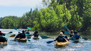 Vuelve una tradición en torno al río Limay: realizarán la bajada de antorchas de Plottier