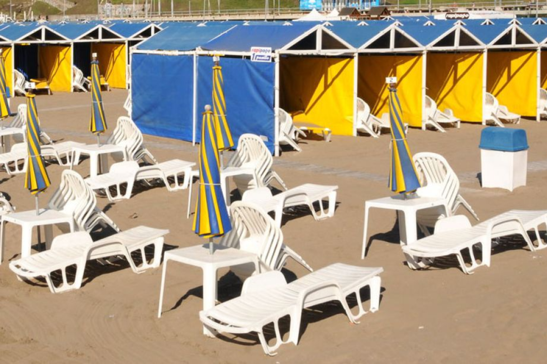 Un balneario de mar del Plata sortea 100 carpas para este verano 2025. Foto gentileza. 