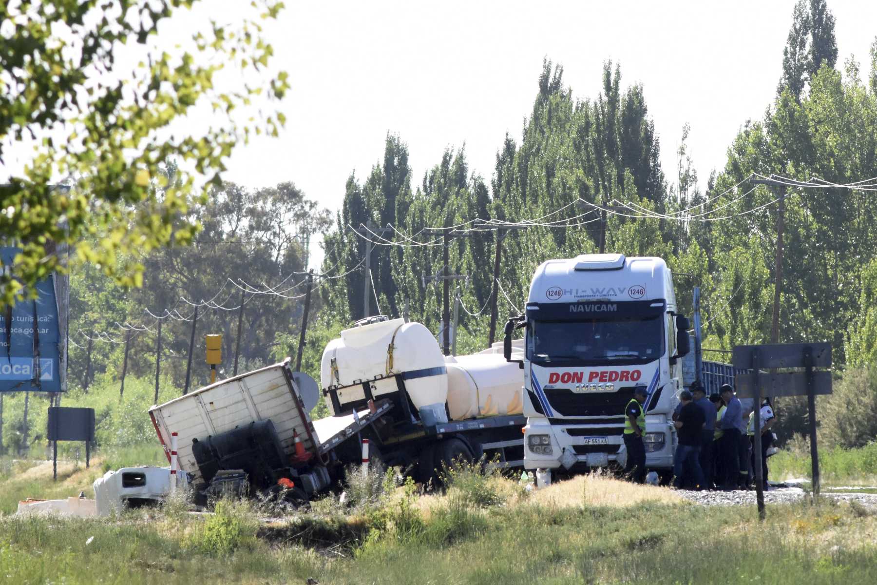 Choque entre dos camiones sobre Ruta 22.