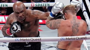 Mike Tyson perdió por puntos con Jake Paul luego de 19 años sin subirse a un ring