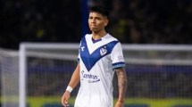 Imagen de El jugador de Vélez expulsado ante Lanús cerró sus redes por los insultos de los hinchas