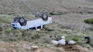 Robó una camioneta en el norte de Neuquén, volcó en la Ruta 43 y quedó internado: ¿Cómo se encuentra?