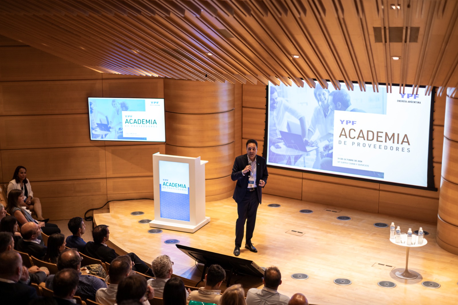 YPF lanzó su programa "Academia de proveedores". Foto: gentileza. 