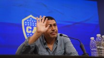 Imagen de Un técnico campeón del mundo reveló que Riquelme lo llamó para dirigir a Boca: «Lo pensaremos»