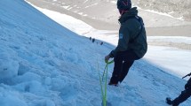 Imagen de Operativo en las alturas del Lanín: rescataron a una mujer que se lesionó cuando bajaba el volcán