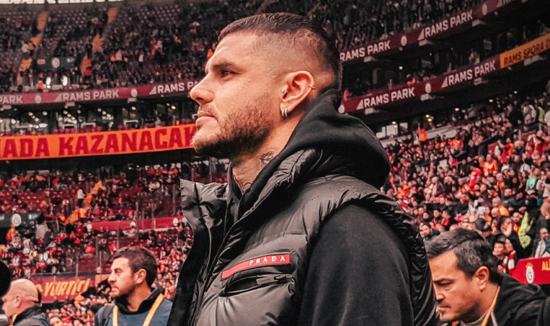 Mauro Icardi fue homenajeado en Galatasaray. Foto: @demarkesports.