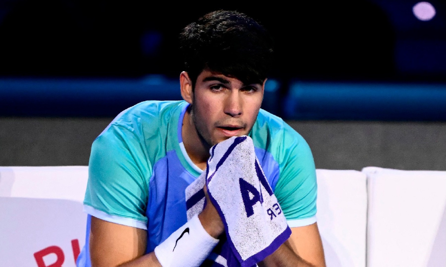 Carlos Alcaraz cayó en su debut del Masters de Turin. Foto: AFP.