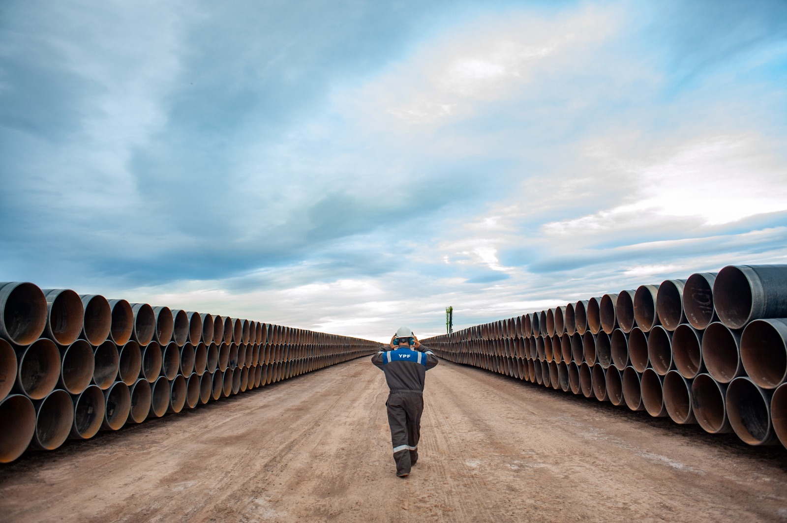 Oleoducto de YPF: cuáles son las 7 petroleras que ya se comprometieron en el primer gran proyecto del RIGI