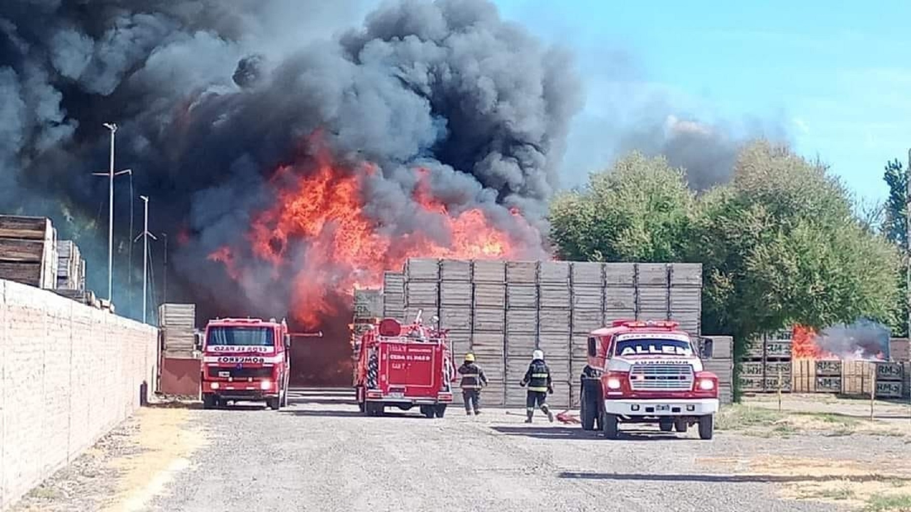 Importante incendio este jueves. Foto: AN Allen. 