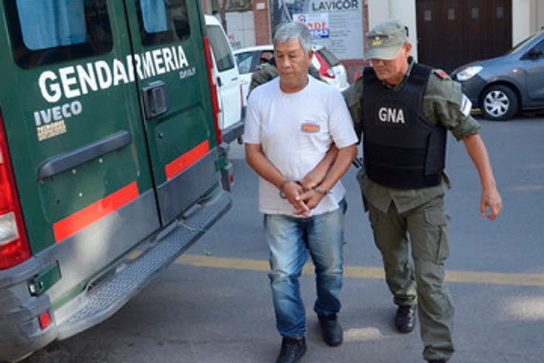 Efectivos de Gendarmería Nacional trasladaron al acusado. Foto: gentileza NA.