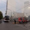 Imagen de Se incendió un colectivo de petroleros en pleno centro de Neuquén: corte de calle