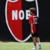 Imagen de Thiago Messi y una inédita foto que lo une con la infancia de su padre: las inferiores de Newell´s