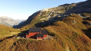 Lanzan rescate por un turista extranjero lesionado en un refugio del cerro Tronador