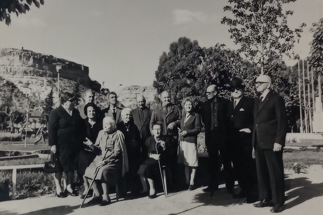 Los primeros pobladores de Villa Regina,  fotografiados por el lente de Diario RÍO NEGRO en 1972. 