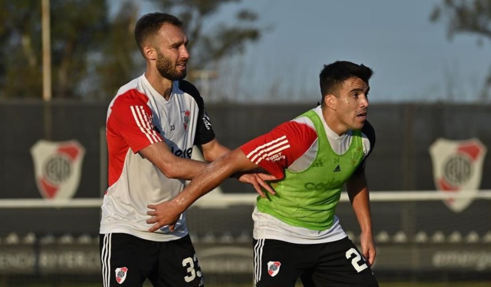 El central y el lateral preparan para volver a River. El Muñeco Gallardo los espera con los brazos abiertos. (Archivo)