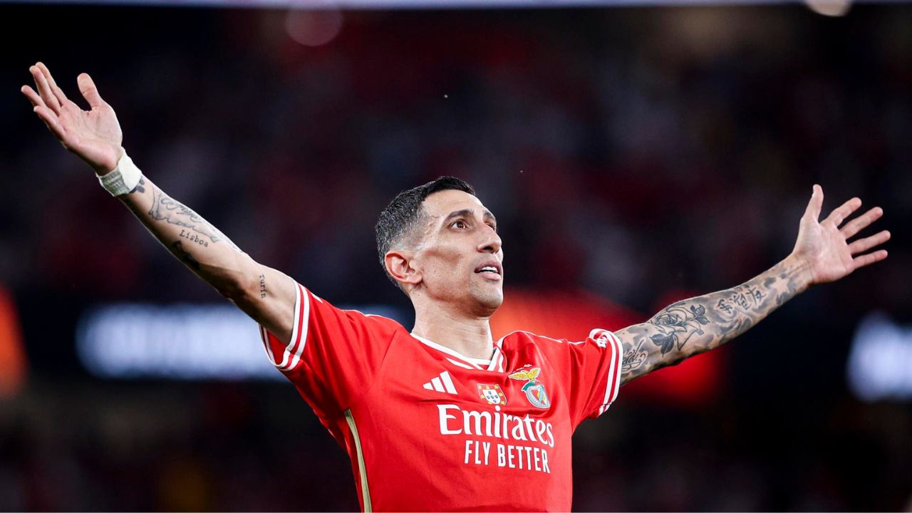 Ángel Di María marcó un hat-trick con chilena incluida en la victoria parcial del Benfica.