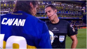 Echavarría, el árbitro de Boca – Vélez , habló sobre la vez que le pidió la camiseta a Cavani: «Mi error fue…»