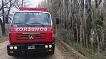 Imagen de Murió un hombre en un feroz incendio en Plottier: a la espera de una autopsia, investigan qué causó el fuego