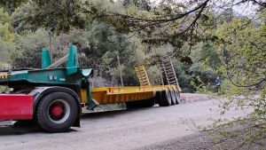 Una villa turística de Neuquén incomunicada: este miércoles intentarán remover la grúa de la ruta