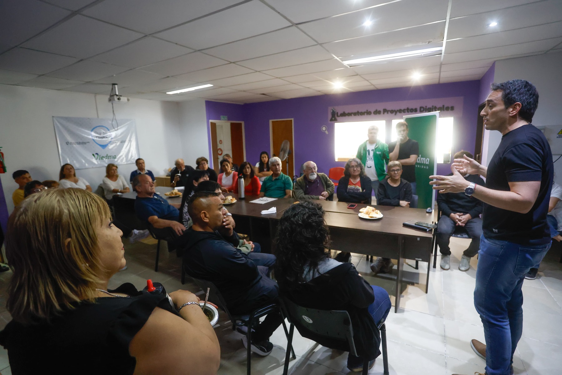 Castro se reunió con los presidentes de las Juntas Vecinales por el Presupuesto Participativo. Foto: Pablo Leguizamon.