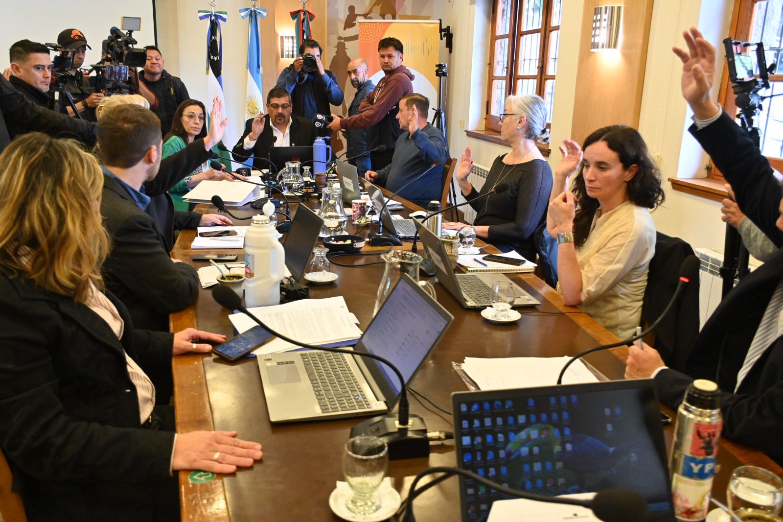 Los concejales de Bariloche, por mayoría, ratificaron la continuidad de Tomás Hercigonja en su banca, por el PUL. Foto: Chino Leiva