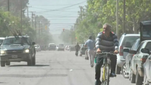 Alerta por viento en Neuquén y Río Negro este domingo: a qué hora se esperan las ráfagas más fuertes