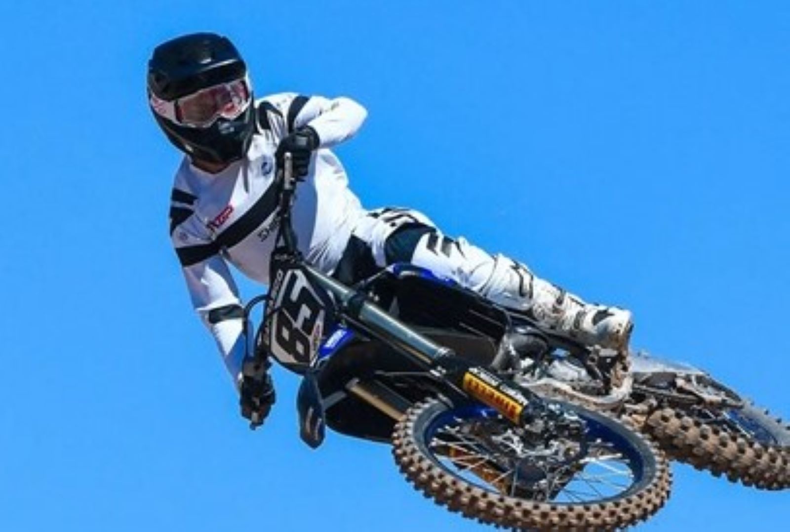 Carrasco se quedó con la corona en la MX1 y festejó en Plottier.