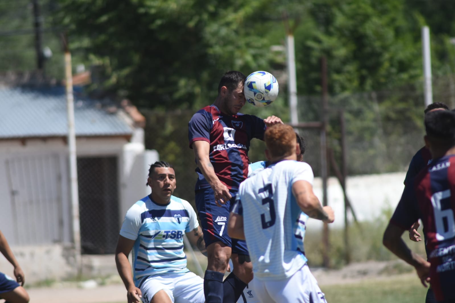 Argentinos del Norte y La Amistad igualaron 2 a 2 en la final de ida. (Foto: Andrés Maripe)