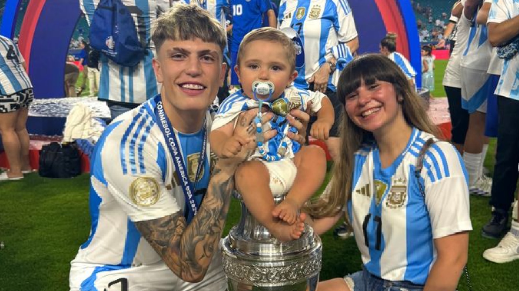 Eva García y Ale Garnacho, juntos en la celebración tras la obtención de la Copa América en Estados Unidos. 