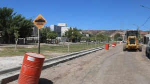 Un barrio ribereño de Neuquén tiene plazo para quedar totalmente asfaltado: las obras que faltan