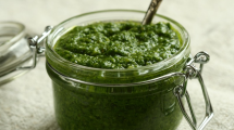 Imagen de Cómo hacer un pesto de semillas de girasol: súper rico, fácil y rápido