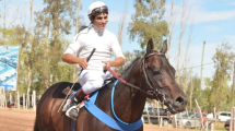 Imagen de El emotivo adiós al jinete que murió tras caer con su caballo durante una carrera en Regina