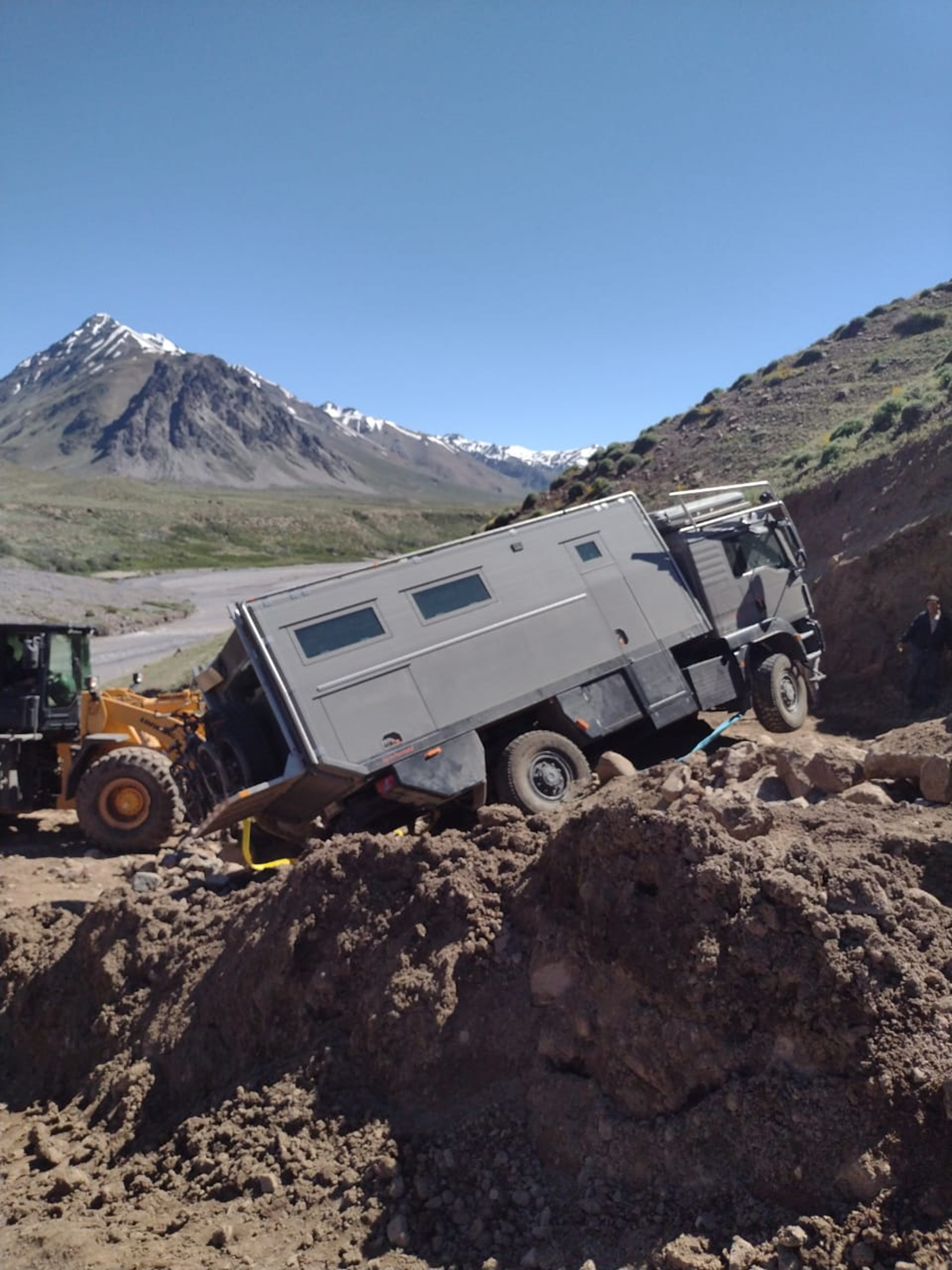 Hubo un "complicadísimo" operativo para retirar el motorhome de los turistas belgas. Foto: Archivo. 